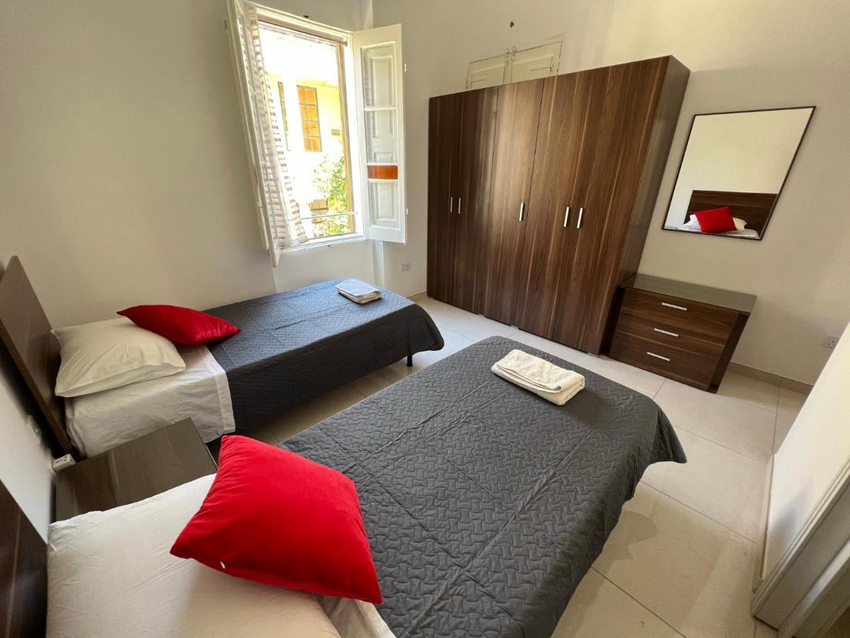 Room With Private Bathroom Sliema Esterno foto