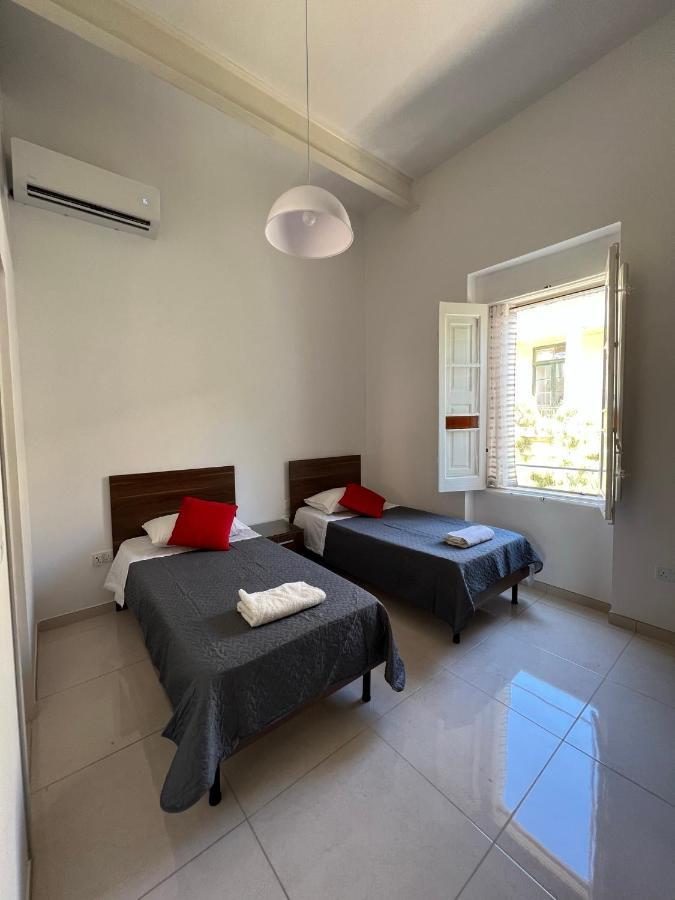 Room With Private Bathroom Sliema Esterno foto